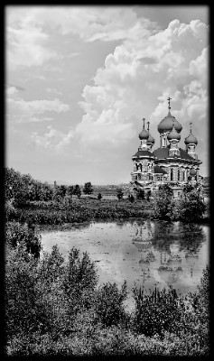 «Пейзаж с речкой и церквушкой» — картинка для гравировки на памятнике, № 1106