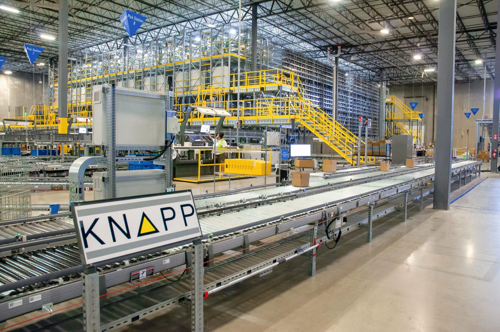 Автоматизированная линия хранения Knapp в распределительном центре