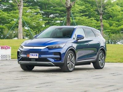 BYD Tang EV в топе